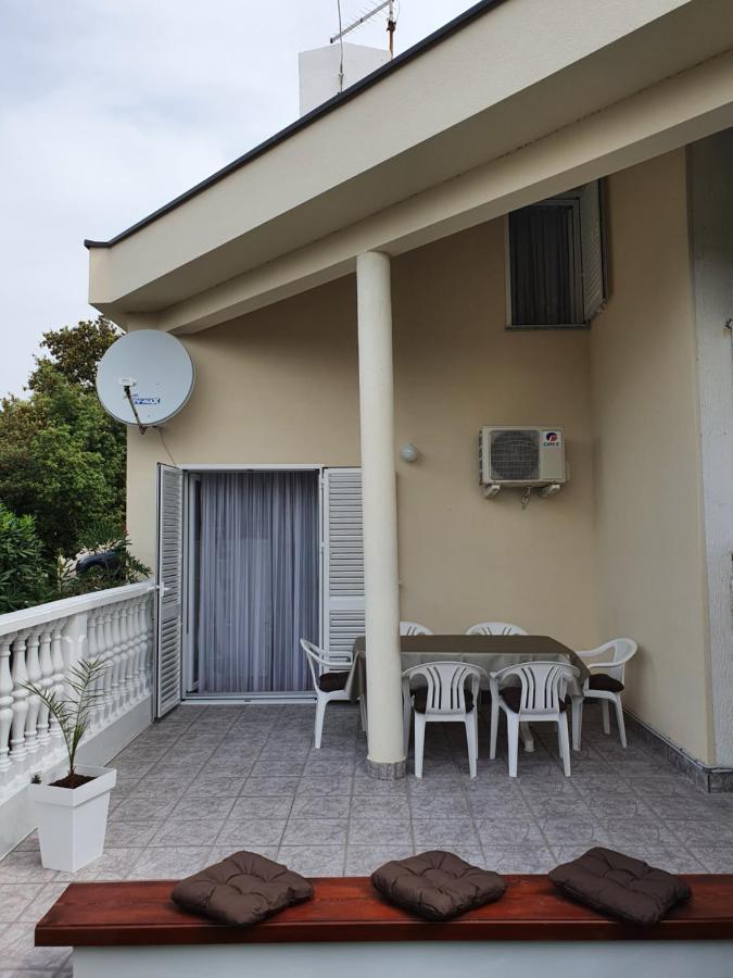 Apartment Tinateo, Gajac Novalja Exterior photo